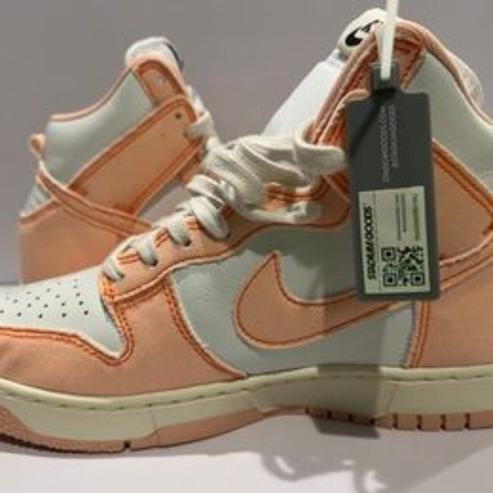 Women's Size 8.5 NIKE Dunk High 1985 – NEW / NEVER WORN